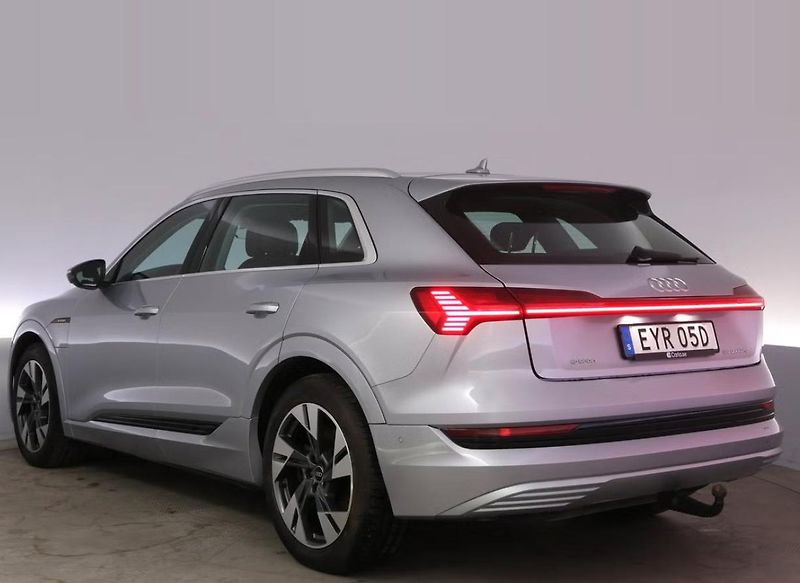 Audi e-tron 55 Quattro SoH 92% Tažné LED  - fotka 3 z 19