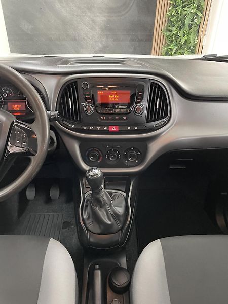 Fiat Dobló 1.6 MJT ČR AC DPH SERVISKA - fotka 20 z 21
