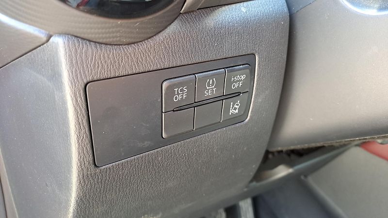 Mazda CX-3 2.0 Skyactiv NAVI - fotka 18 z 27