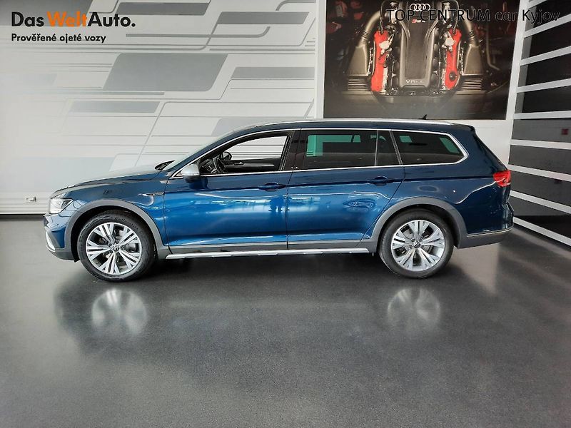 Volkswagen Passat (2023) 2.0 TDI 4Motion (147kW/200k) D - fotka 3 z 26