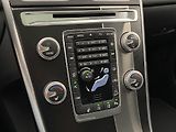 Volvo XC60 D5 AWD R-DESIGN AUT REZERVACE - náhled 27