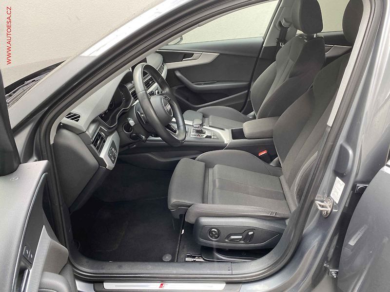 Audi A4 (2019) 2.0 TDi, S-line, AT, LED - fotka 9 z 19
