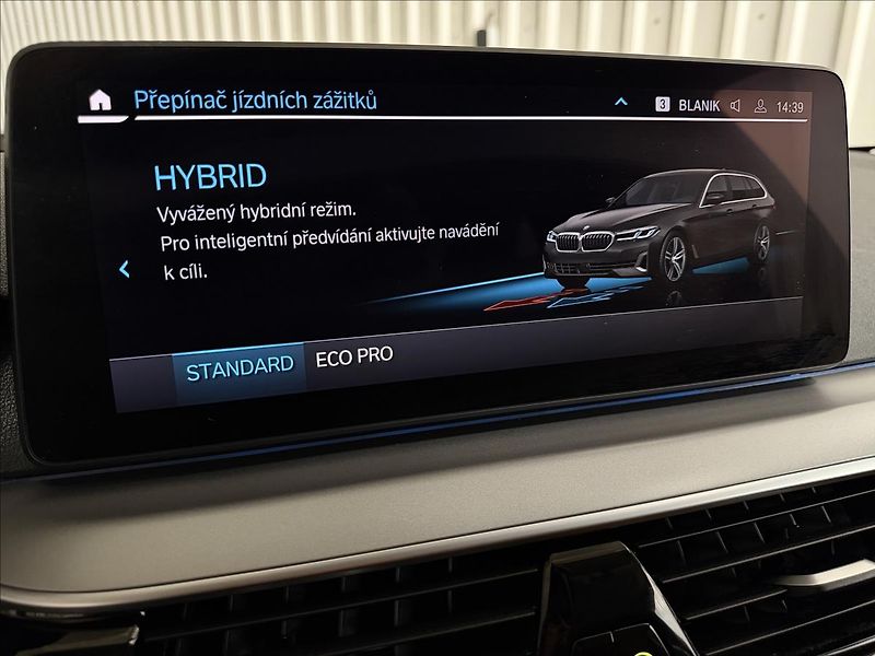 BMW Řada 5 530E XDRIVE ACC LASER TAŽNÉ - fotka 28 z 47