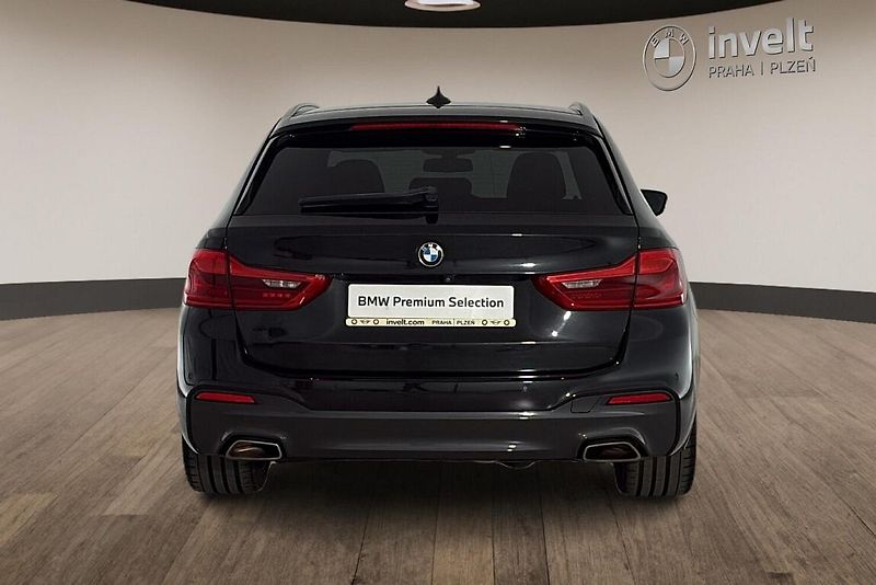 BMW Řada 5 530d xDrive - fotka 4 z 27
