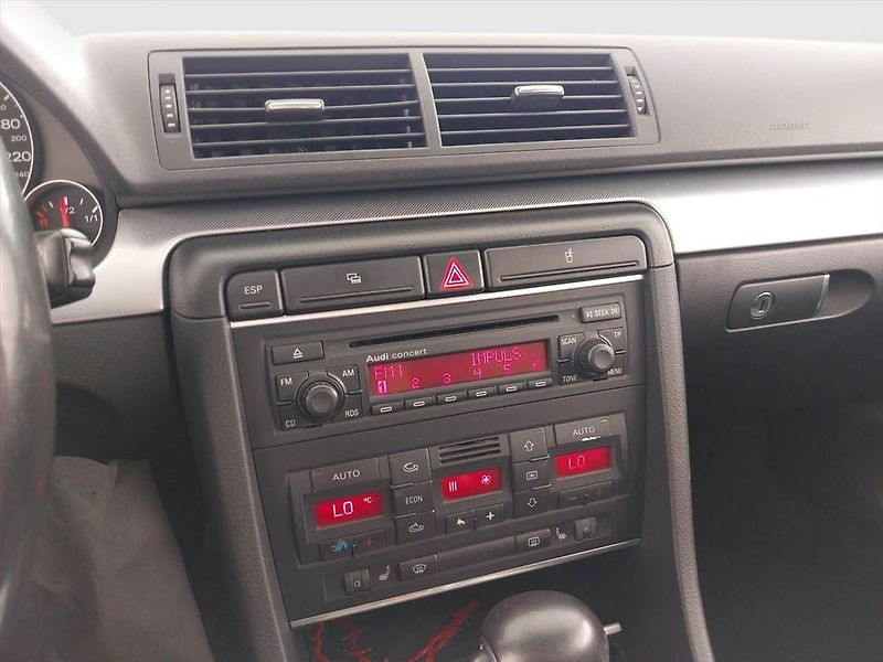 Audi A4 (2005) 2.0 TDI, Automat, levný provoz - fotka 12 z 22