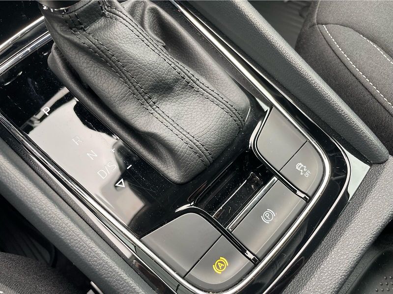 Škoda Karoq 1.5 TSi DSG 7st. SELECTION - fotka 24 z 30