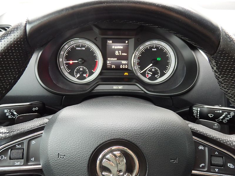 Škoda Octavia 1.6 TDI 85 kW NAVIGACE - fotka 14 z 18