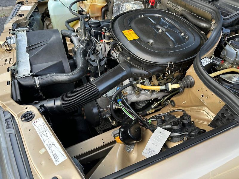 Mercedes-Benz 124 (1986) 230E 97kw - fotka 47 z 50