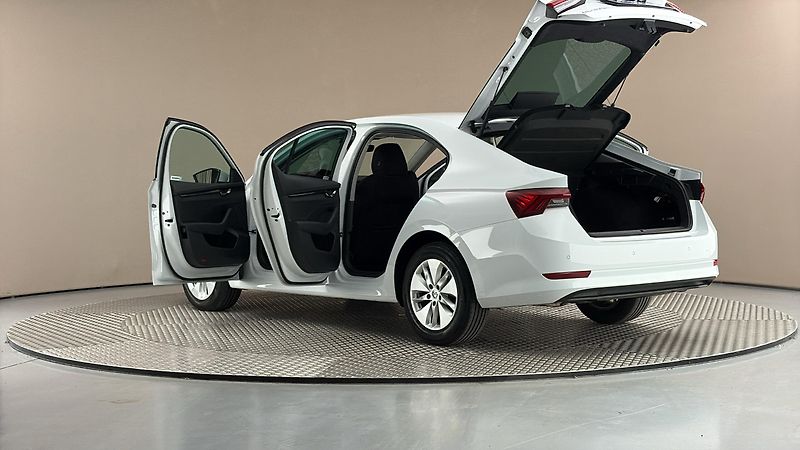 Škoda Octavia 2.0 TDI Ambition - fotka 7 z 25