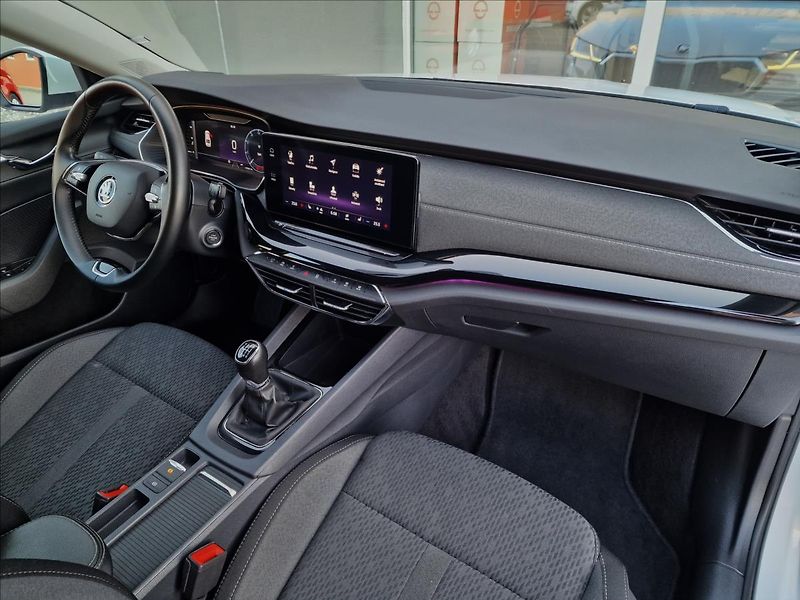 Škoda Octavia 2.0TDI Style, původ ČR,1.Maj. - fotka 13 z 50