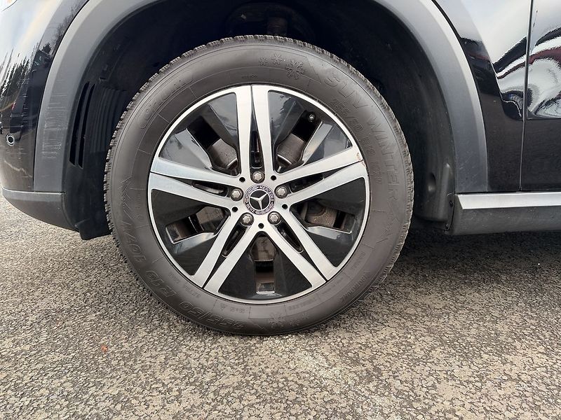 Mercedes-Benz GLE 400d 4MATIC - fotka 26 z 29
