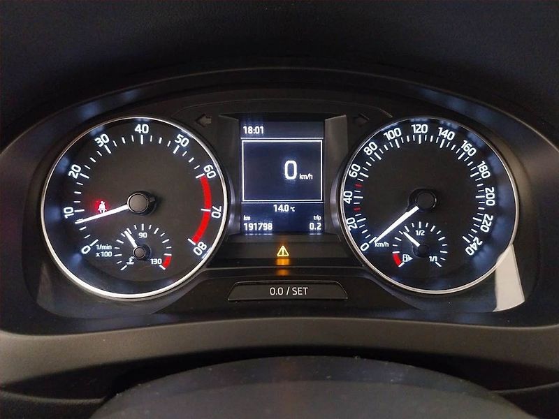Škoda Rapid (2015) Spaceback 1.2 TSI, Serv.kniha - fotka 11 z 16
