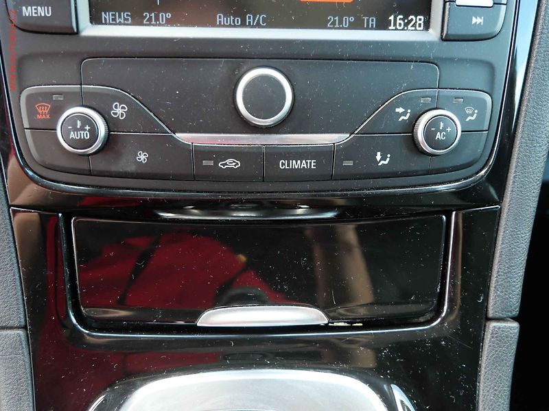 Ford S-MAX (2014) 2.0 TDCi, AT, tempo, kamera - fotka 17 z 23