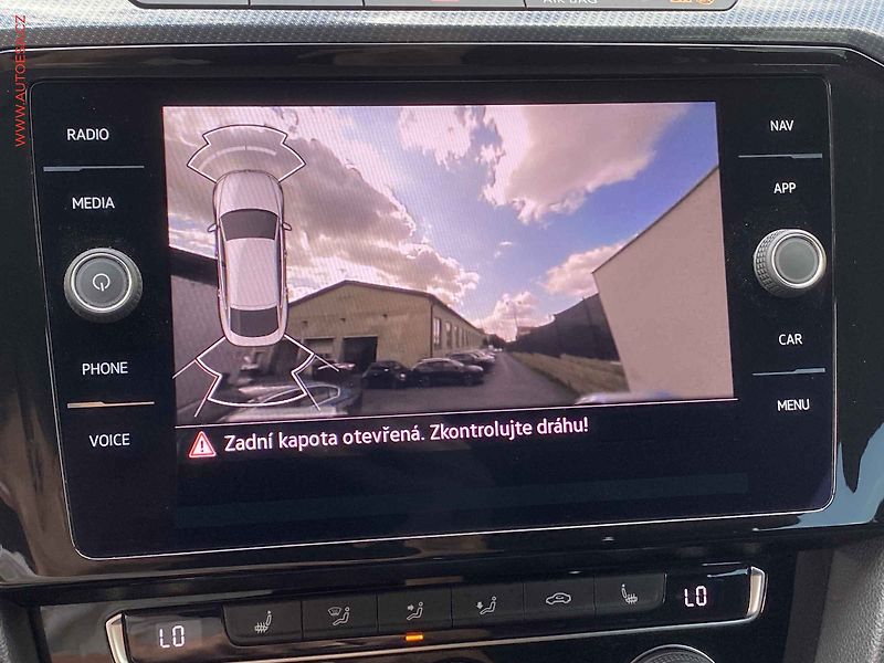 Volkswagen Arteon (2019) 2.0 TSi, R-Line, DSG, TZ - fotka 18 z 19