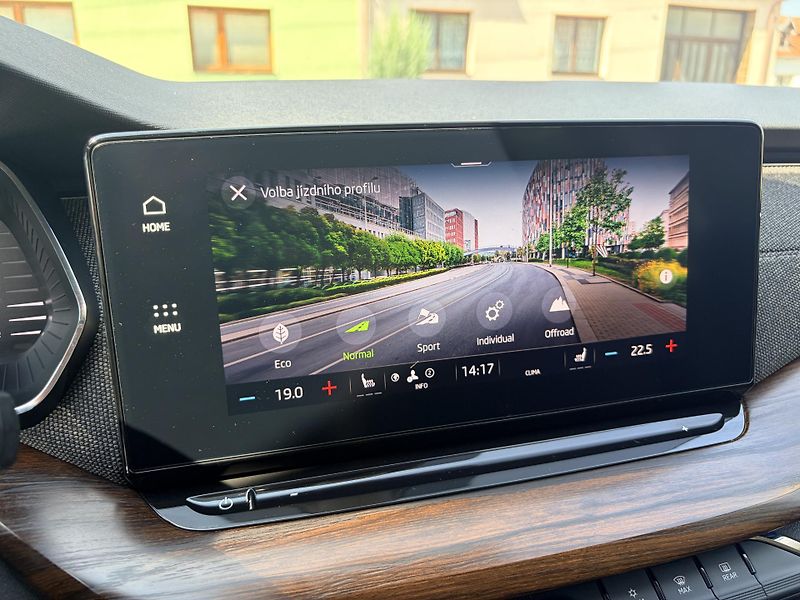 Škoda Octavia SCOUT 2.0 TDI DSG MATRIX - fotka 41 z 56