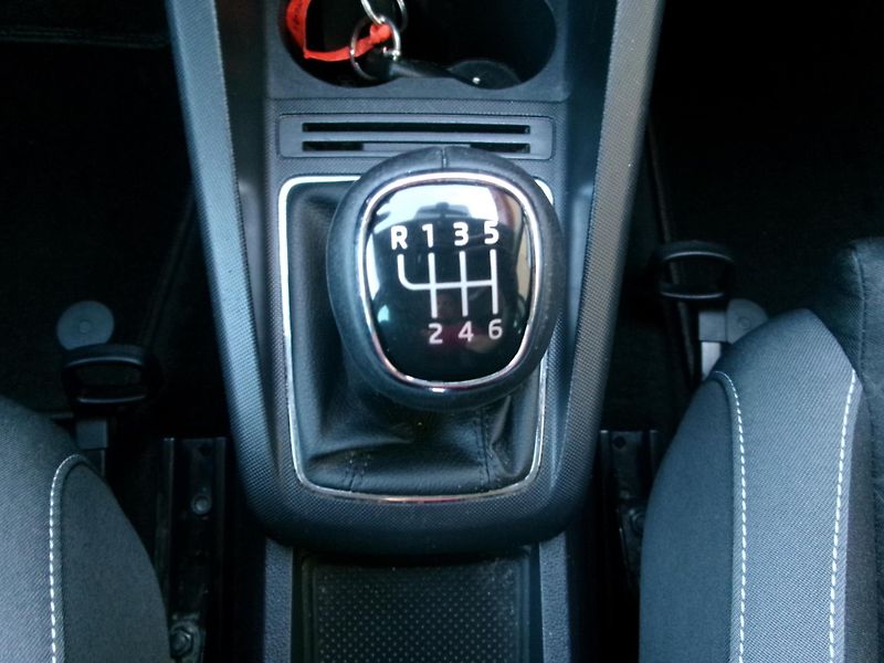 Škoda Fabia 1,2 TSI AUTOKLIMA TAŽ NAVI - fotka 20 z 29
