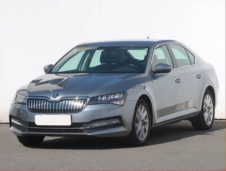 Škoda Superb (2020) Ambition Plus iV 1.4 TSI PHEV - fotka 2 z 22