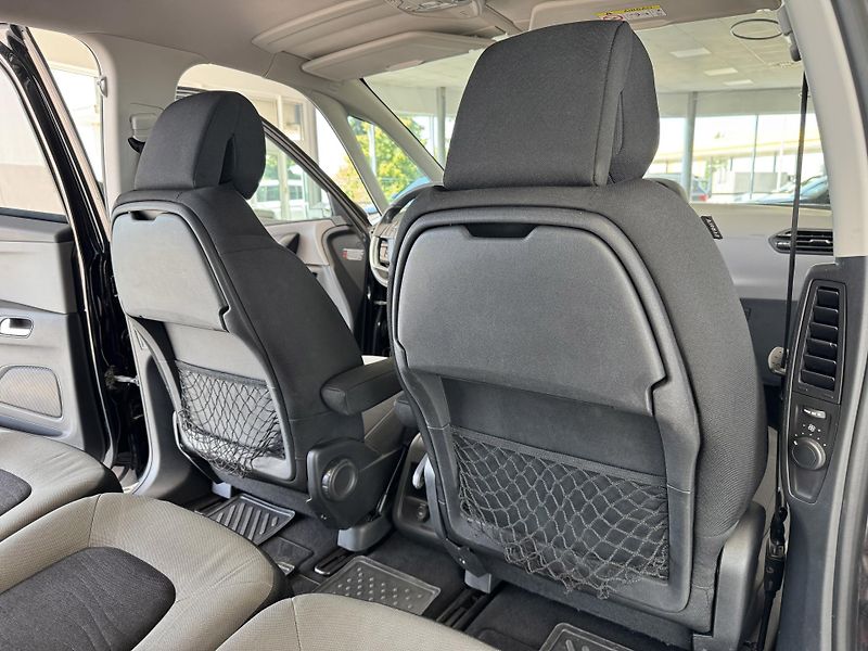 Citroën Grand C4 Picasso 1,6HDi 88kW*Navi*PDC*LED*7Míst - fotka 16 z 31