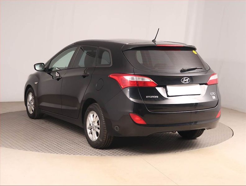 Hyundai i30 (2013) 1.6 MPI, LPG, Tempomat - fotka 4 z 15