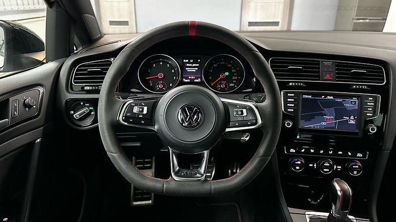 Volkswagen Golf RECARO / REMUS / TOP STAV - fotka 27 z 43