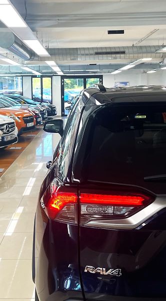 Toyota RAV4 2.5 Hybrid Executive e-CVT, ČR - fotka 26 z 30
