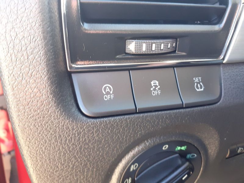 Škoda Fabia (2016) 1.2 TSI 81 Kw  AMBIENTE - fotka 11 z 47