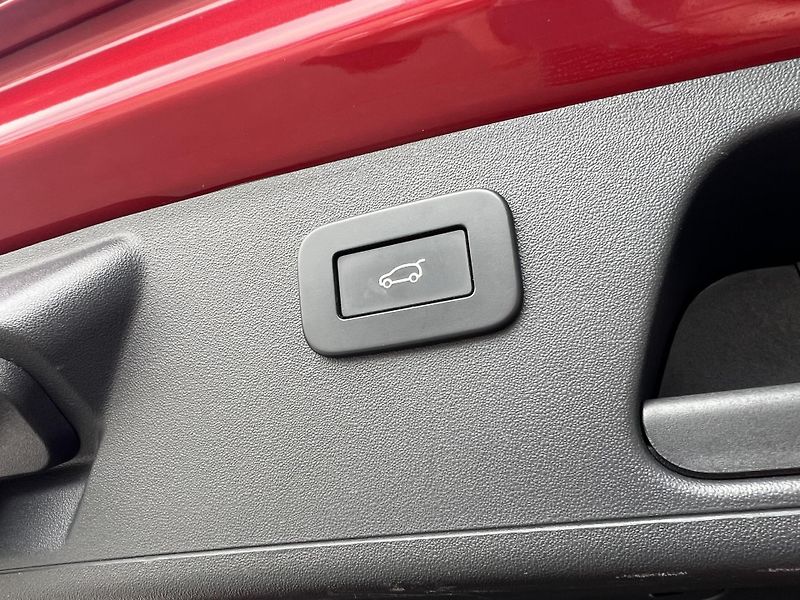 Jaguar E-Pace 2.0 D165 AWD R-DYNAMIC ZÁRUKA - fotka 11 z 22