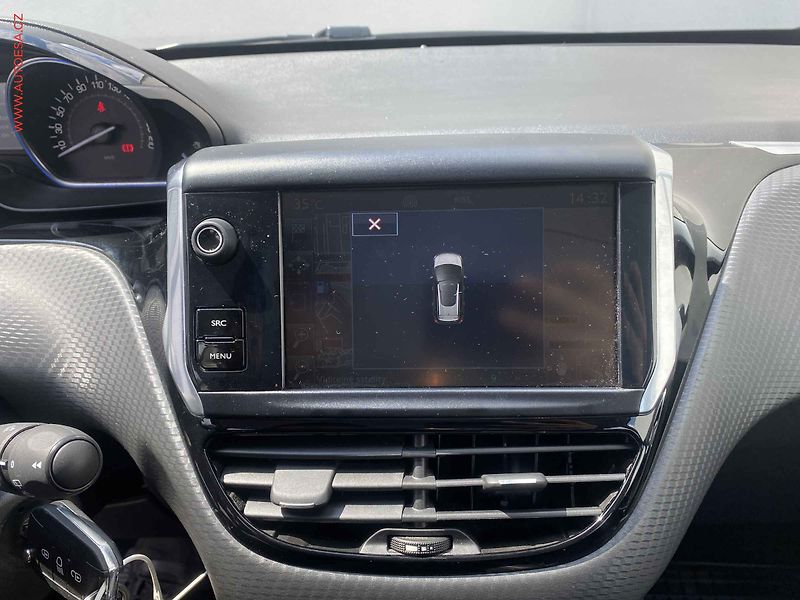 Peugeot 2008 (2016) 1.2 PT, AT, navi - fotka 16 z 16