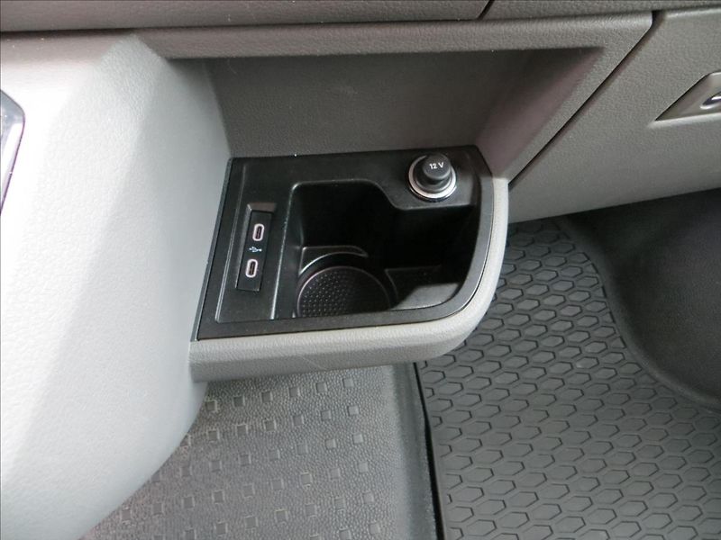 Volkswagen Transporter 2,0 TDI VAN ČR KAMERA - fotka 13 z 17