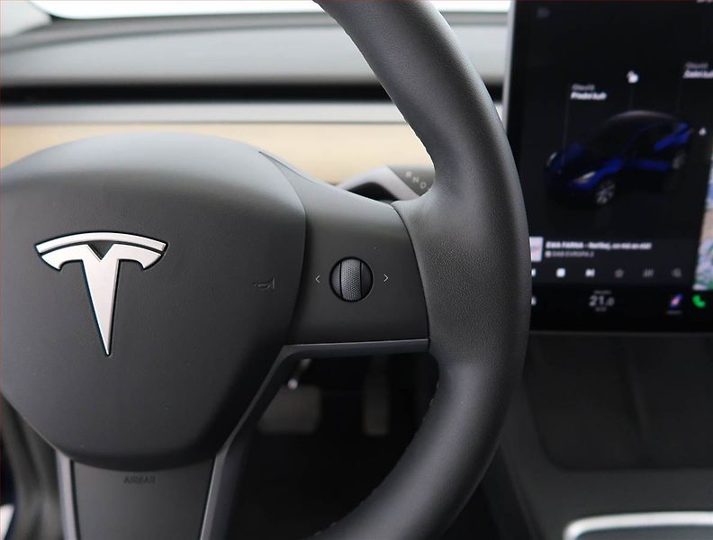 Tesla Model Y (2023) Long Range AWD 79kWh, SoH 93% - fotka 29 z 33