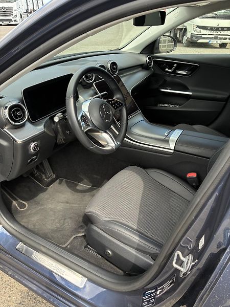 Mercedes-Benz Třídy C (2023) C 220d 4MATIC kombi - fotka 15 z 17