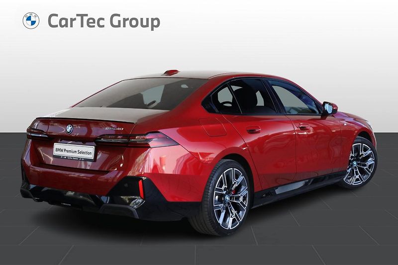 BMW i5 eDrive40 Sedan - fotka 3 z 34