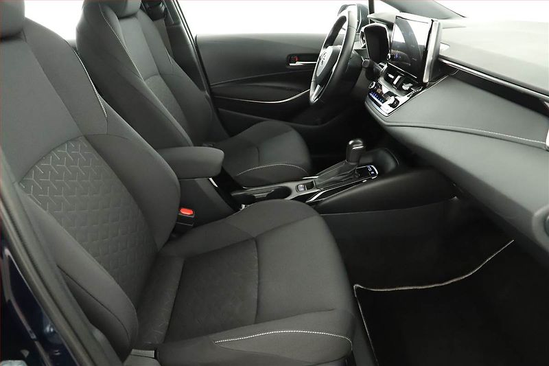 Toyota Corolla (2022) 1.8 Hybrid - fotka 7 z 20