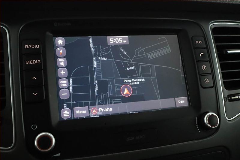Kia Carens (2018) 1.7 CRDi, 7 míst, Navi - fotka 9 z 17