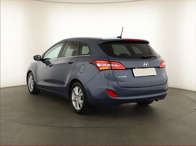Hyundai i30 (2014) 1.6 CRDi, Automat, Navi - fotka 4 z 16