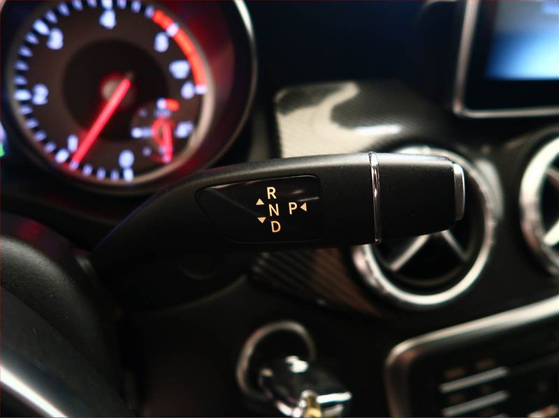 Mercedes-Benz CLA (2015) 220 CDI, Automat, Kůže, Navi - fotka 13 z 19