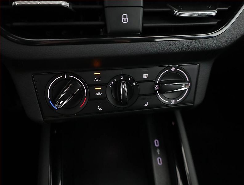 Škoda Kamiq (2022) Ambition 1.0 TSI, Serv.kniha - fotka 10 z 21