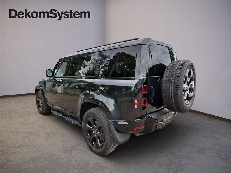 Land Rover Defender 3,0 110 D300 HSE - fotka 4 z 19