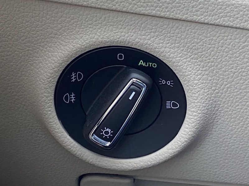 Škoda Superb (2022) Combi 2,0 TSI 4x4 DSG L&K - fotka 35 z 45