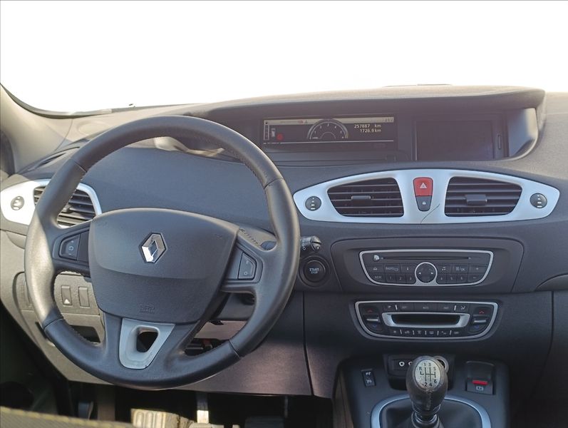 Renault Scénic 1,9 DCi Tažné Navi Aut. Klima - fotka 16 z 30
