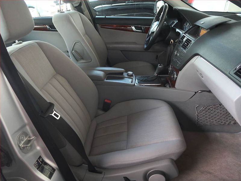 Mercedes-Benz Třídy C (2008) C 200 Kompressor, Automat - fotka 9 z 15