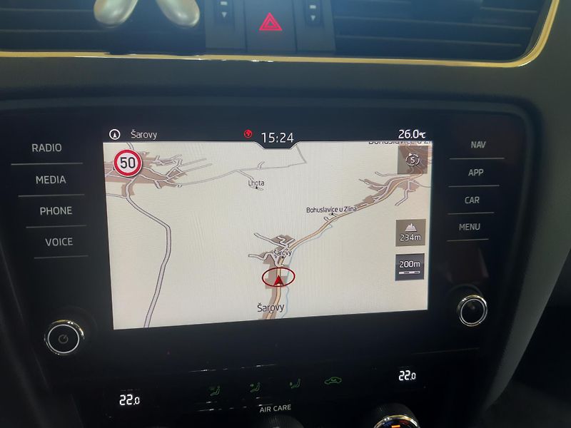 Škoda Octavia 1.6 TDI NAVI KAMERA APP - fotka 12 z 28