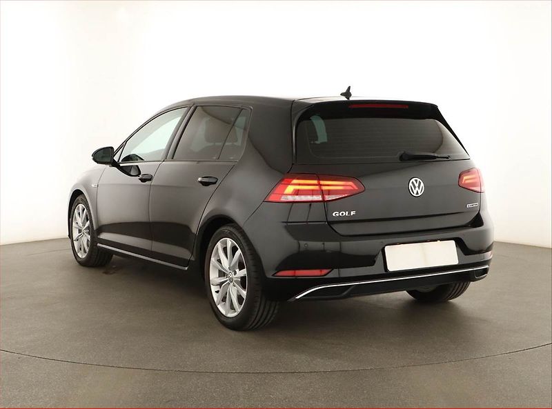 Volkswagen Golf (2020) Highline 1.5 TSI, Serv.kniha - fotka 4 z 15