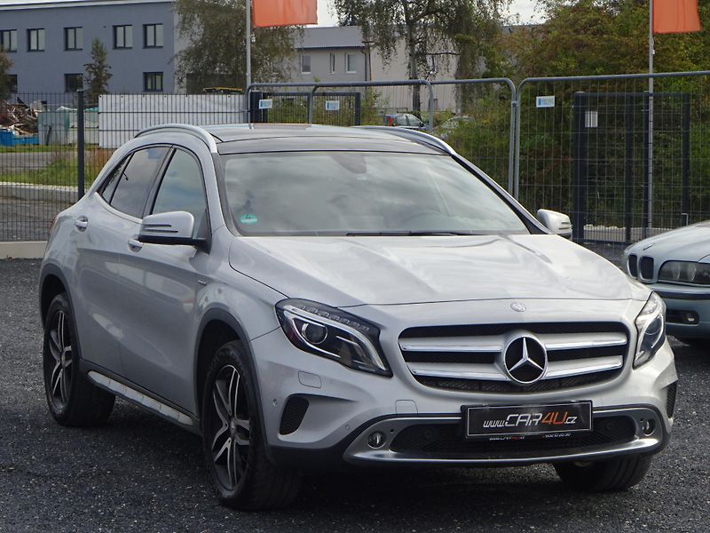 Mercedes-Benz GLA 200d 100kW 4MATIC PANORAMA  - fotka 3 z 40
