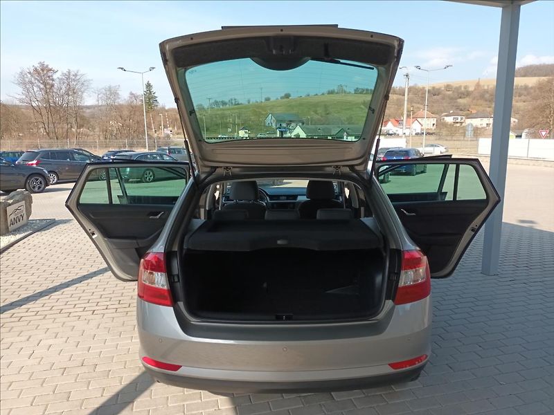 Škoda Rapid 1,2 TSI,81KW,KLIMA,PARKING, - fotka 18 z 39