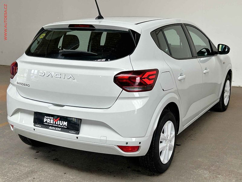 Dacia Sandero (2023) 1.0TCe, ČR, AC, park.kamera - fotka 4 z 15