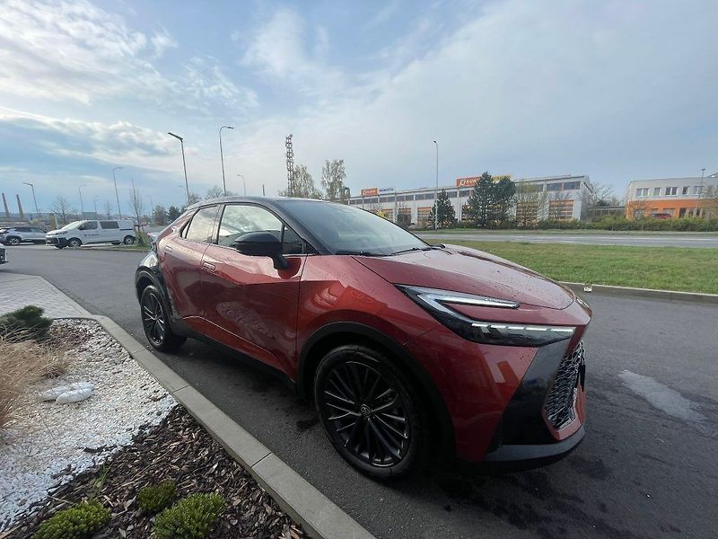 Toyota C-HR 2.0 Hybrid automat Tokio Editi - fotka 10 z 33
