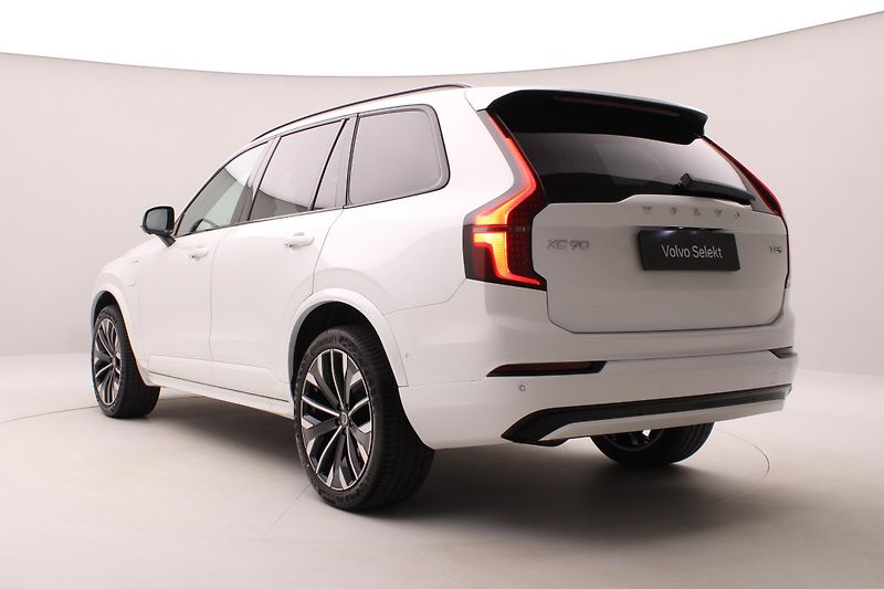Volvo XC90 T8 AWD RECHARGE DARK REZERVACE - fotka 11 z 67