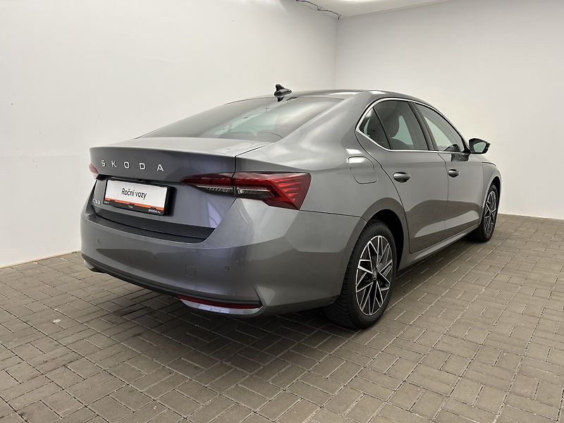 Škoda Octavia 2.0 TDI Top selection - fotka 2 z 29