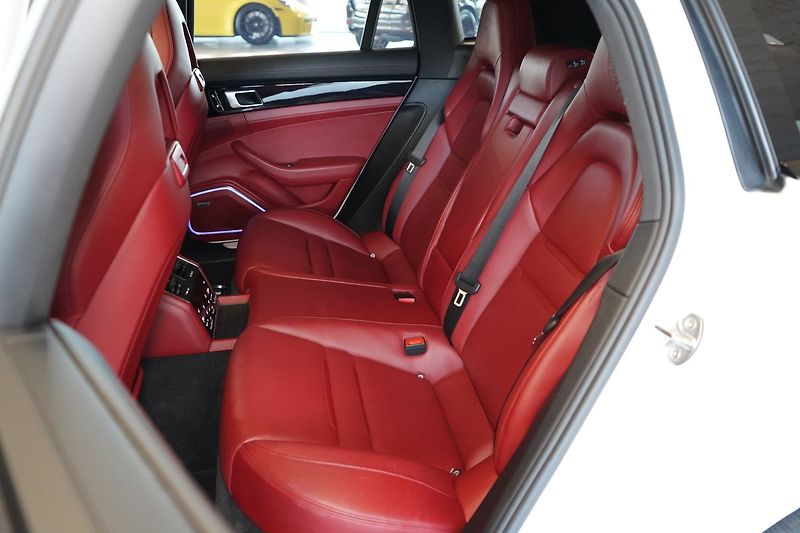 Porsche Panamera 4S Sport Turismo, Ventilace - fotka 46 z 50